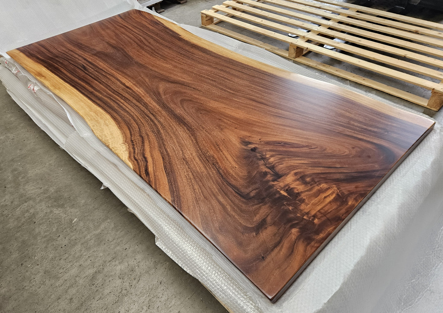 Table number 10 (240x110cm)