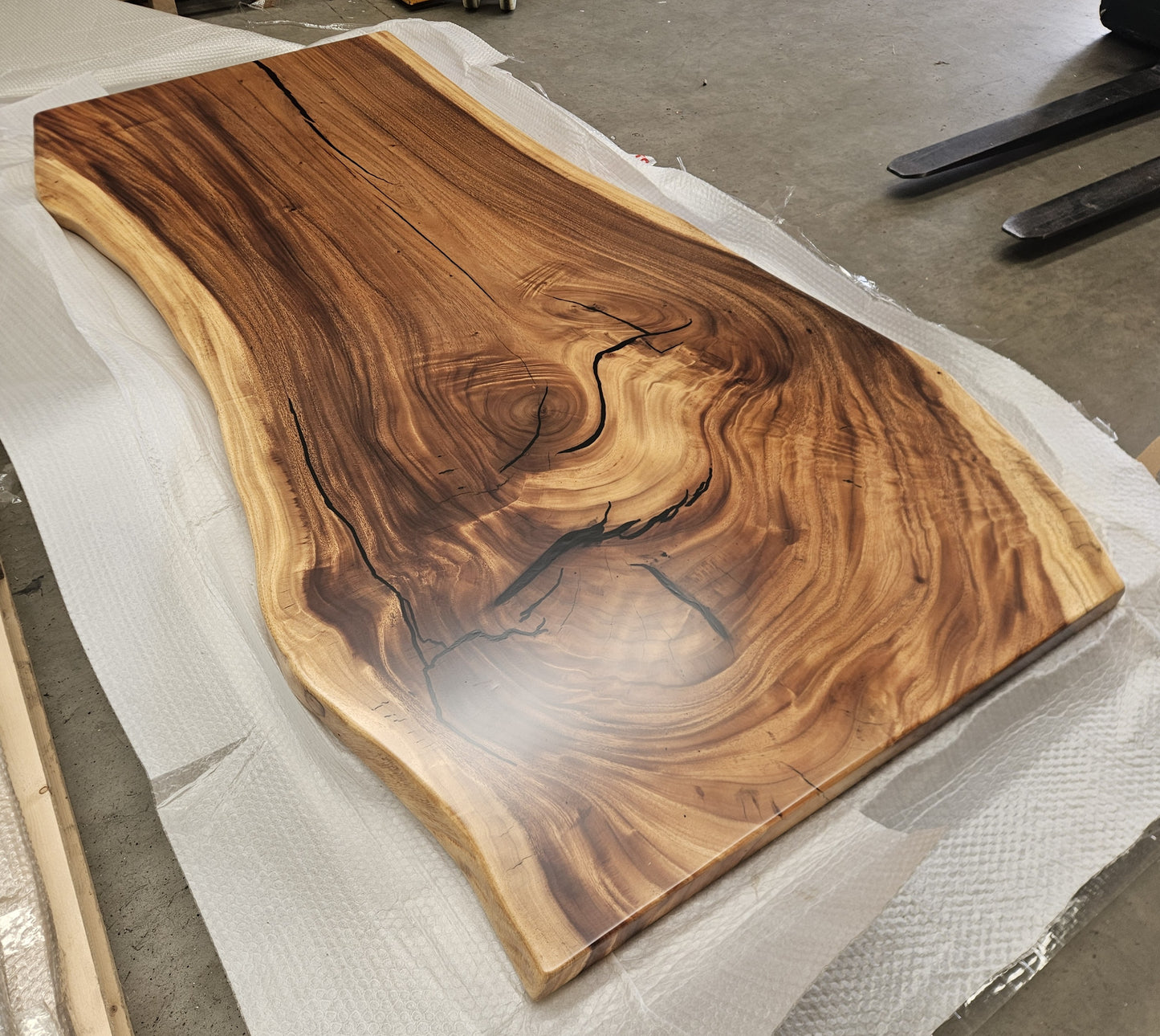 Table number 10 (211x100cm)