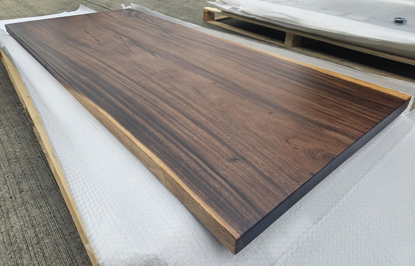 Table number 10 (206x89cm)