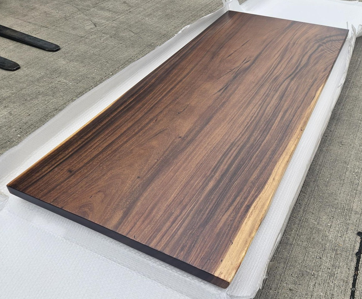 Table number 10 (206x89cm)