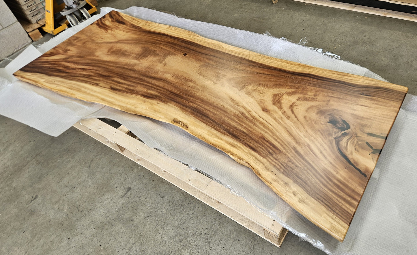 Table number 11 (260x100cm)