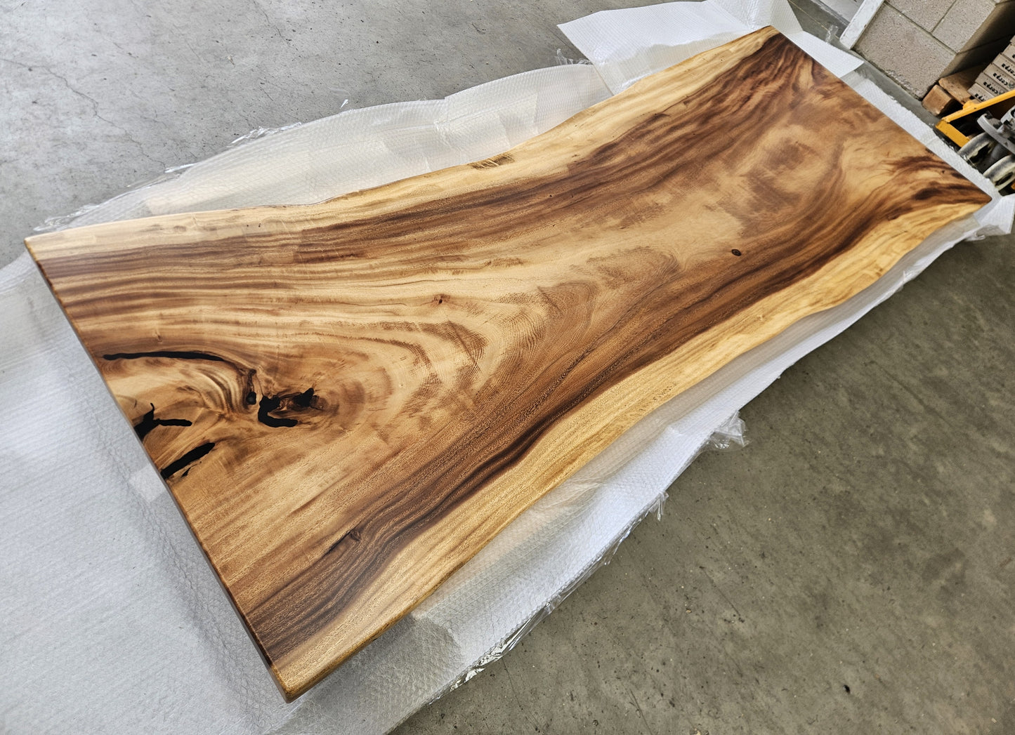 Table number 11 (260x100cm)