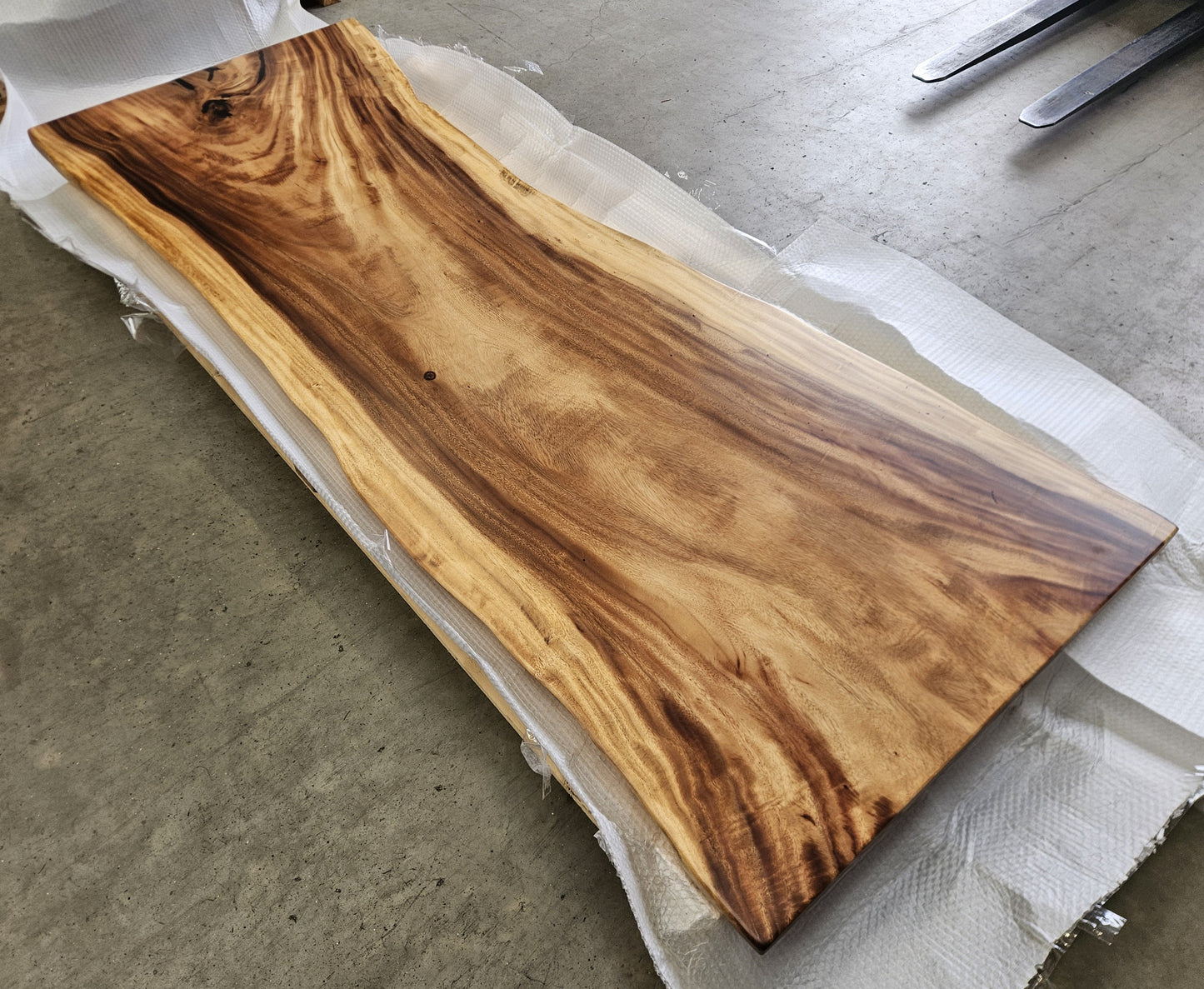 Table number 11 (260x100cm)