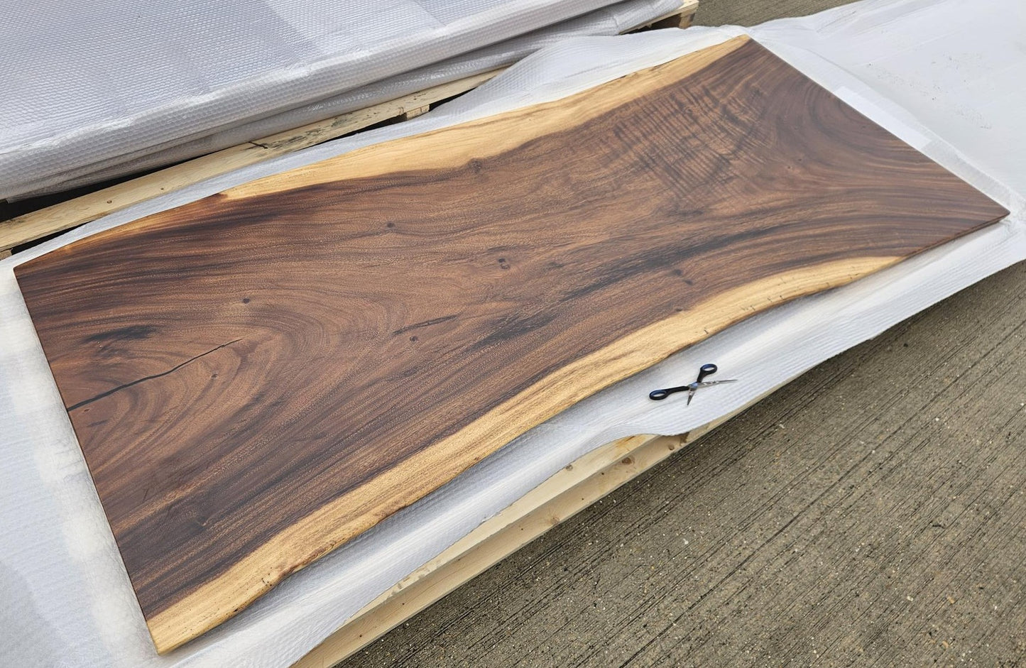 Table number 12 (210x86cm)