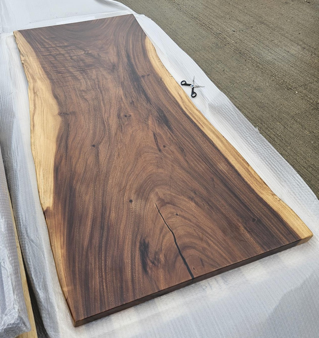 Table number 12 (210x86cm)