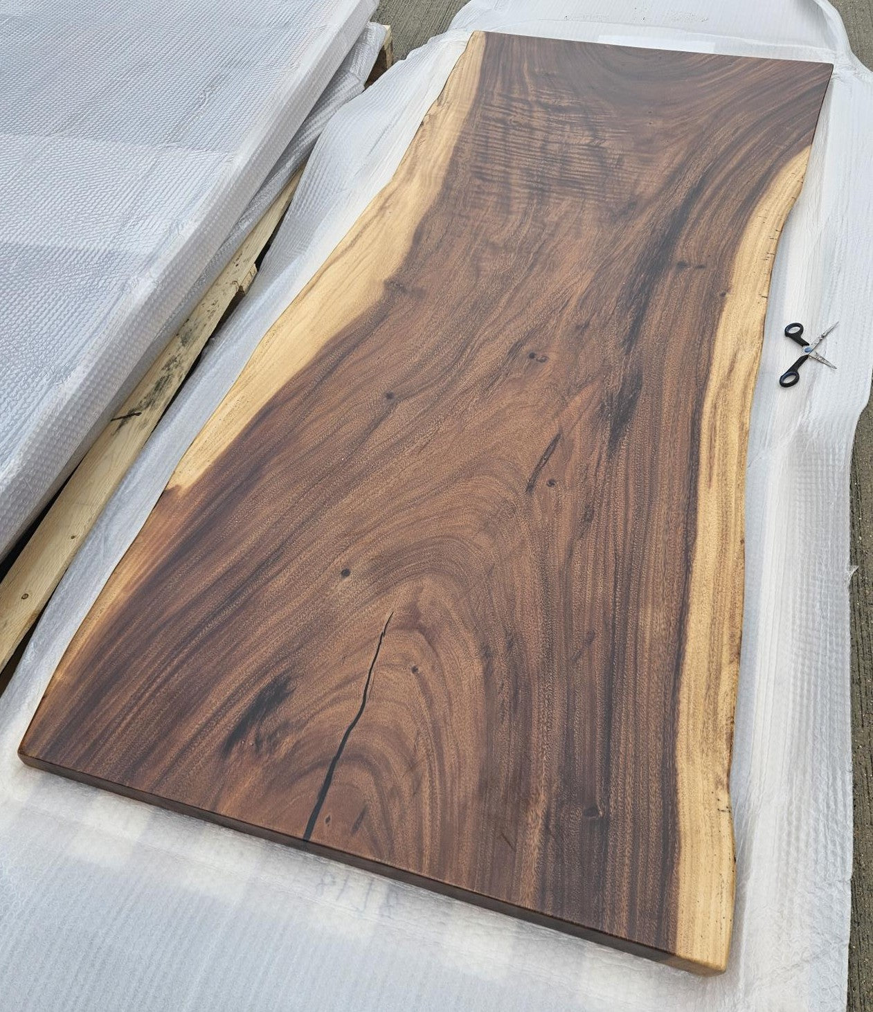 Table number 12 (210x86cm)