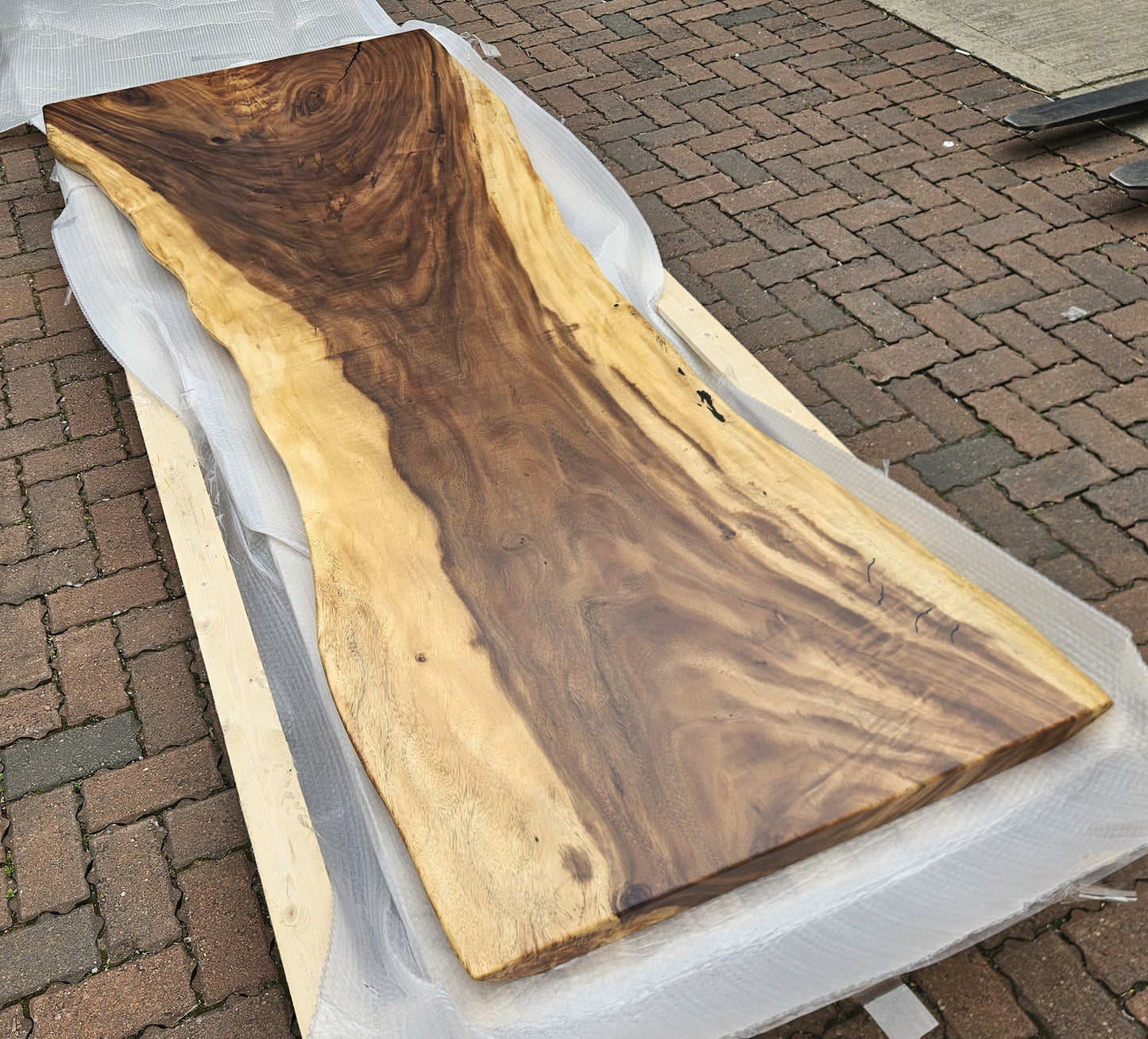 Table number 14 (259x95cm)