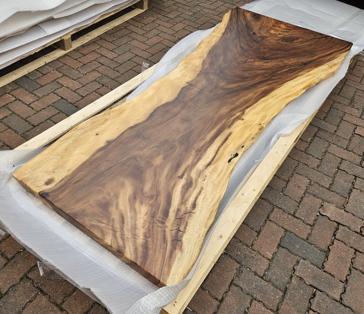 Table number 14 (259x95cm)