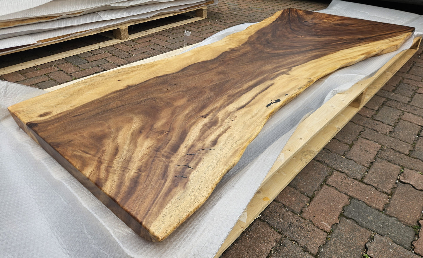 Table number 14 (259x95cm)
