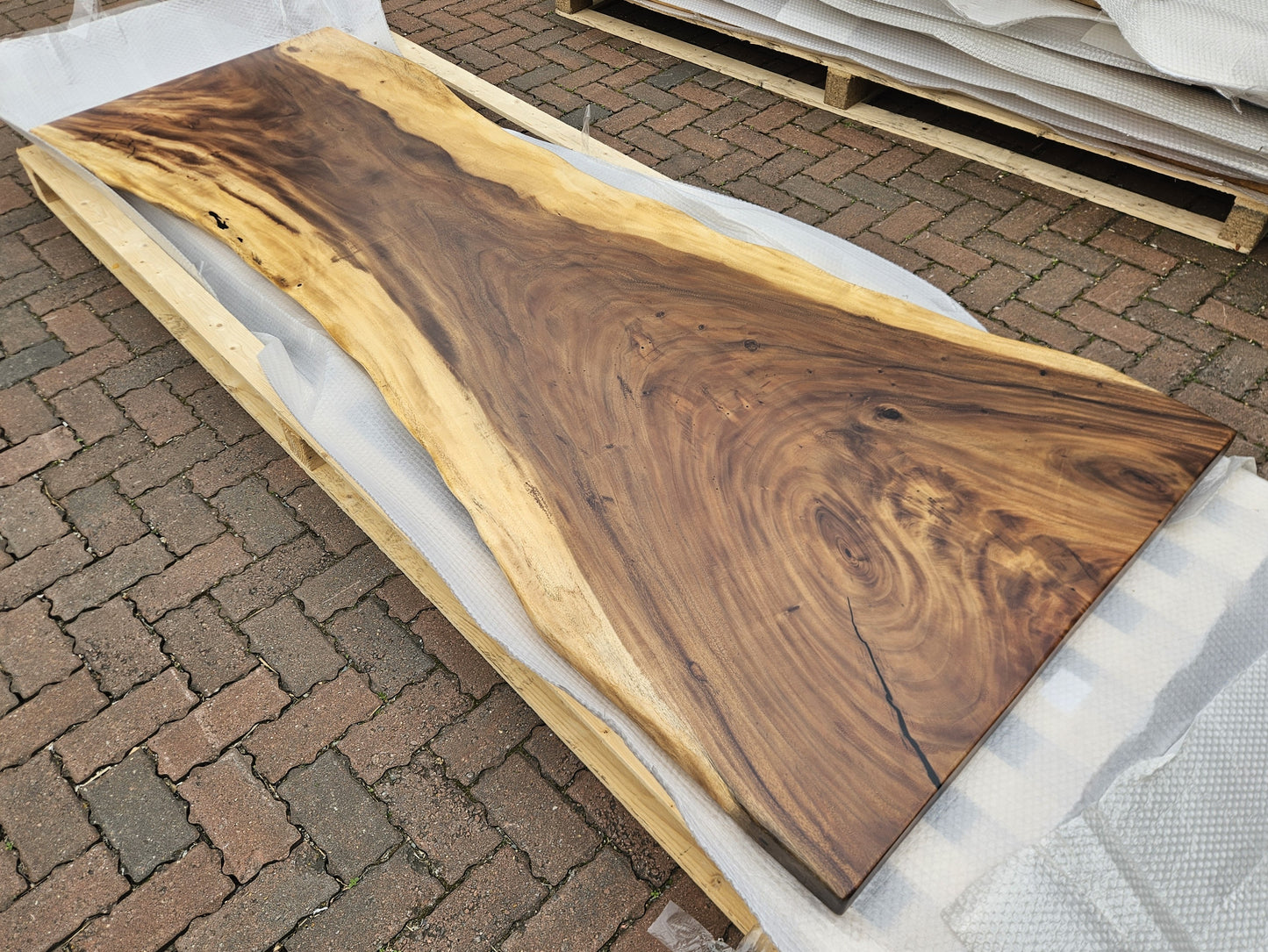 Table number 14 (259x95cm)