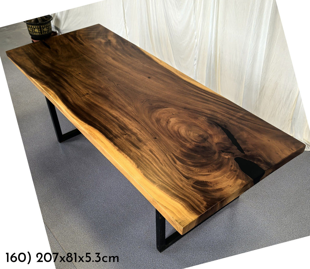 Table number 160 (207x81cm)