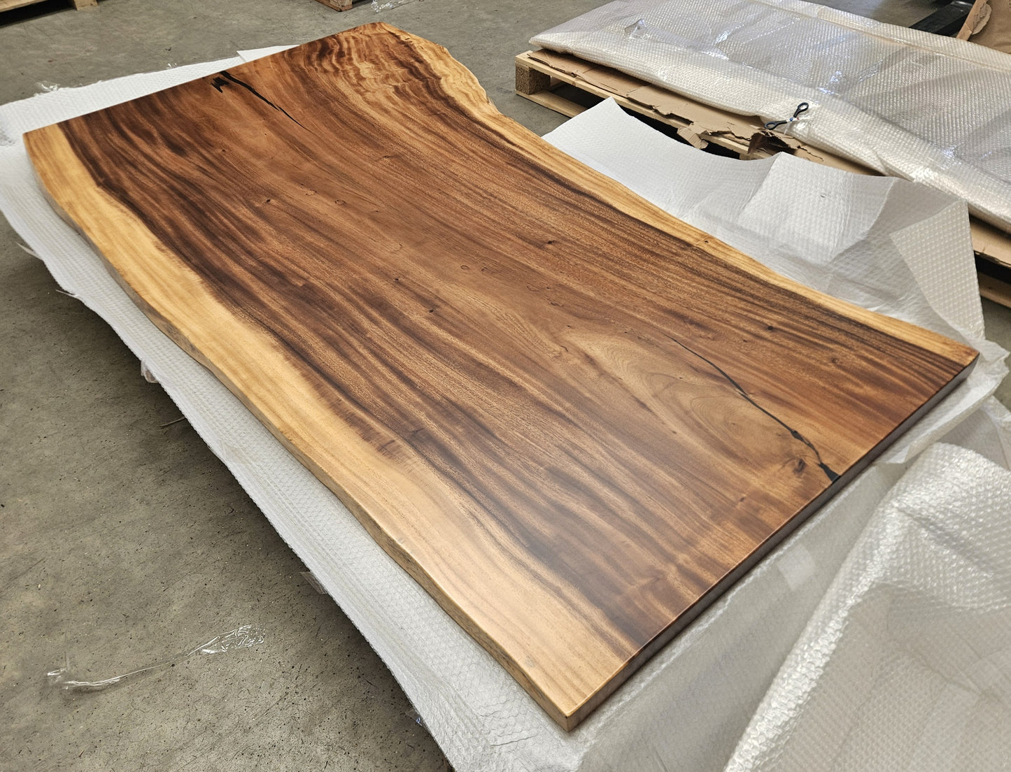 Table number 17 (212x114cm)