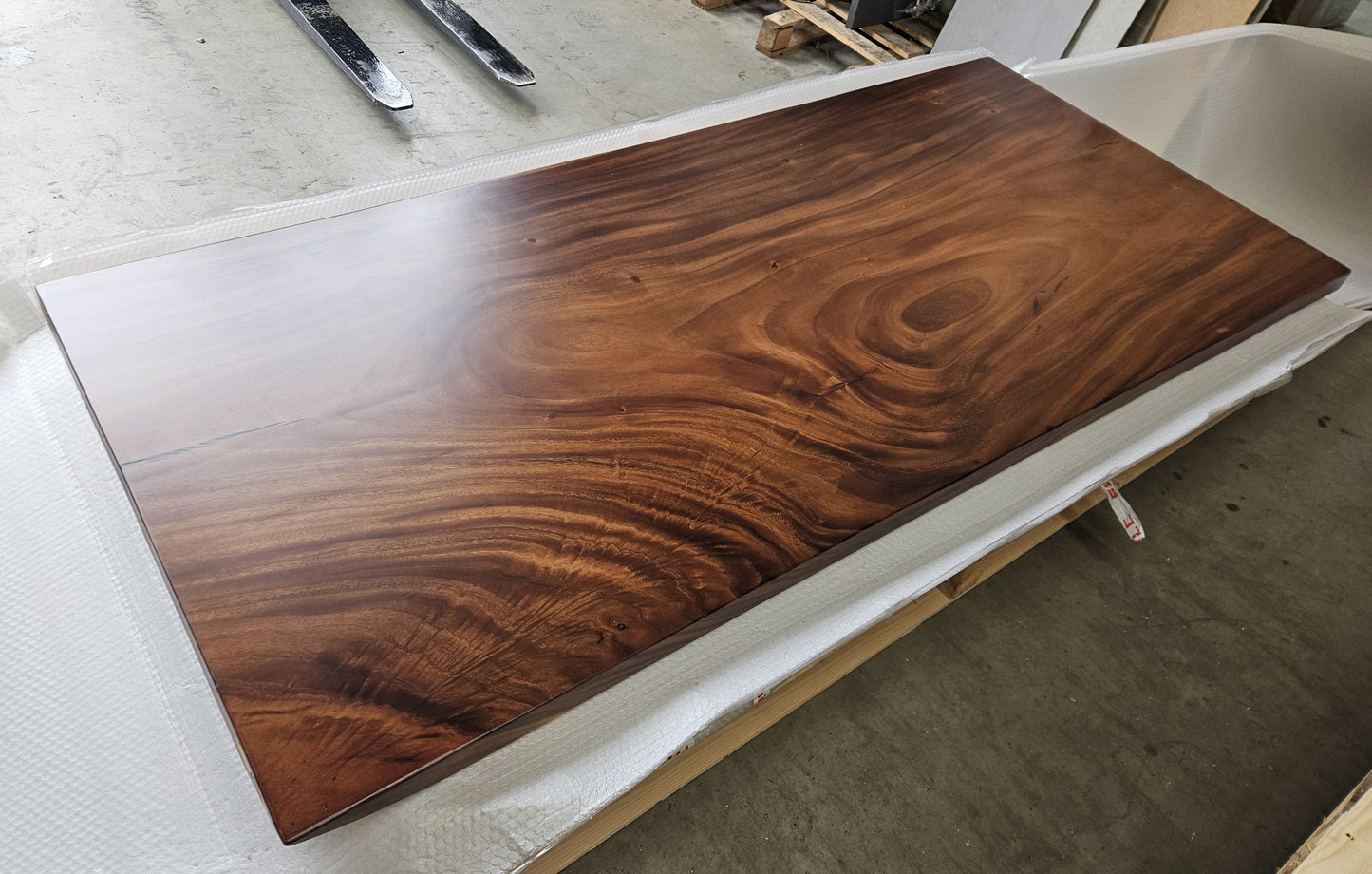 Table number 17 (225x100cm)