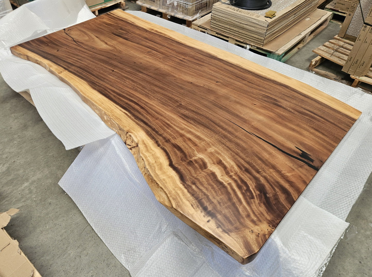 Table number 17 (212x114cm)