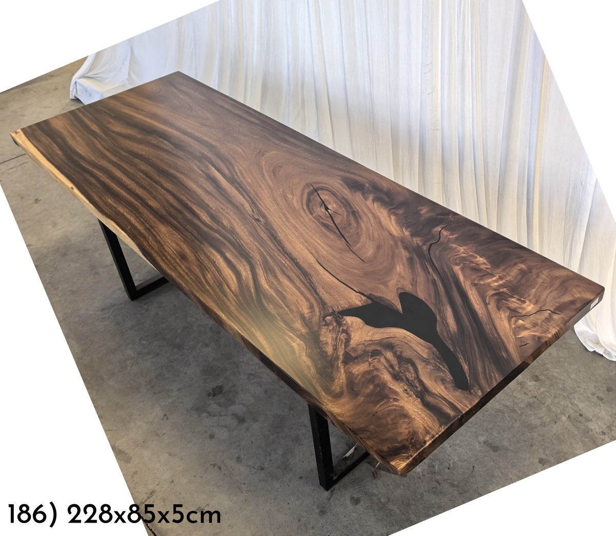 Table number 186 (228x85cm)
