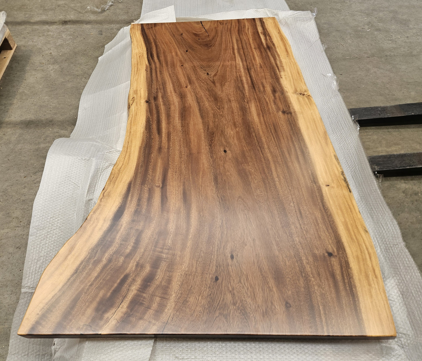 Table number 18 (193x110cm)