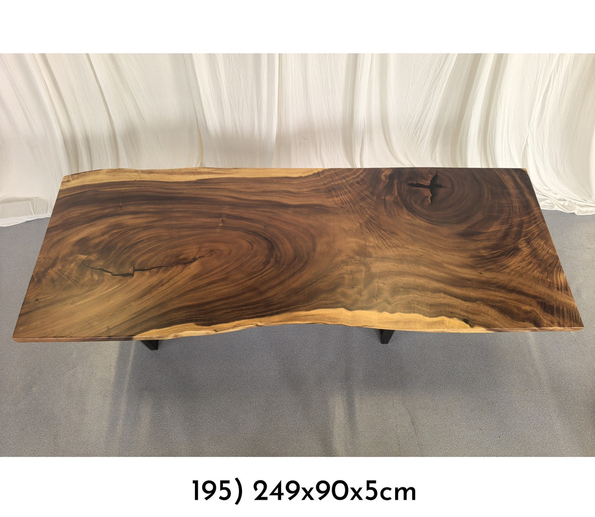 Table number 195 (249x90cm)