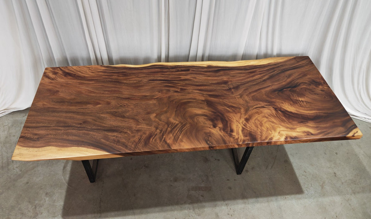Table number 197 (254x94cm)