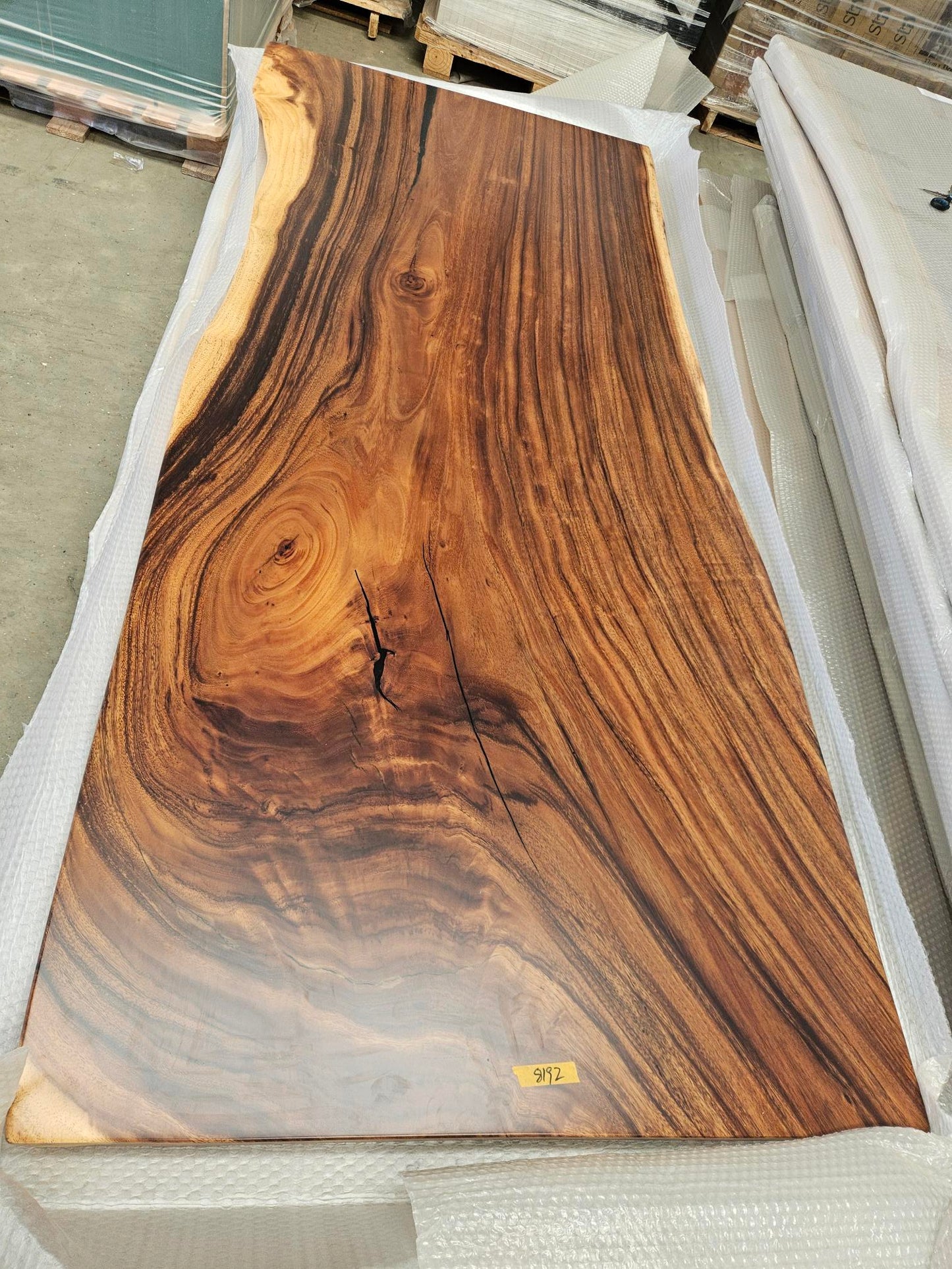Table number 19 (221x96cm)