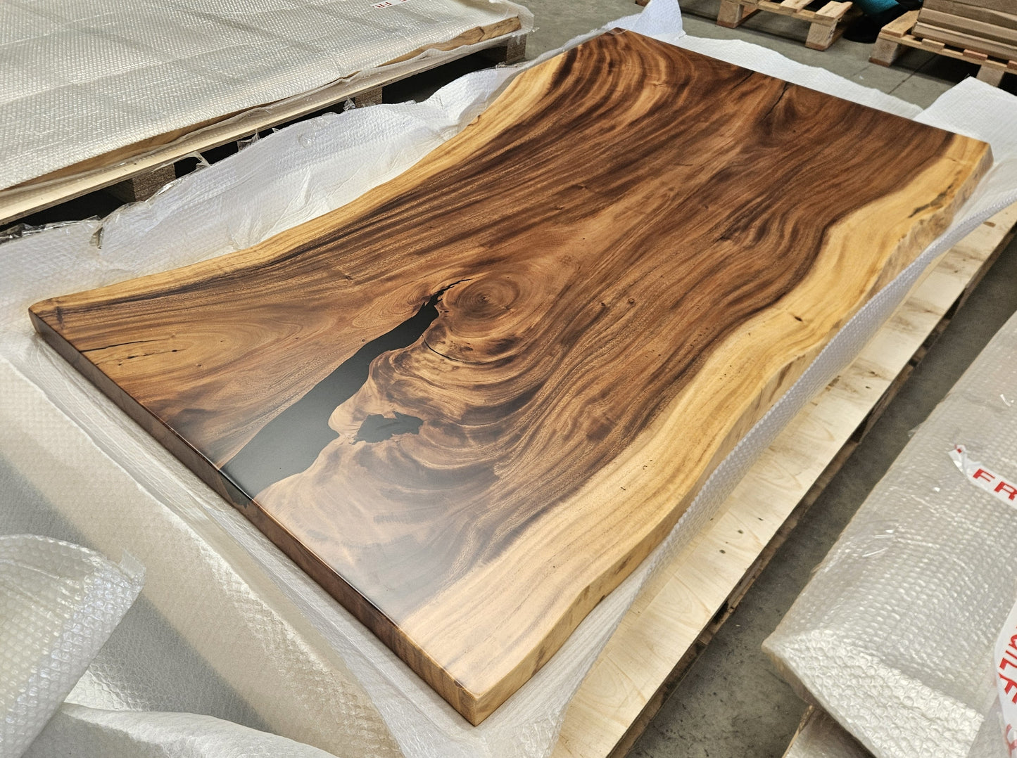 Table number 19 (210x110cm)