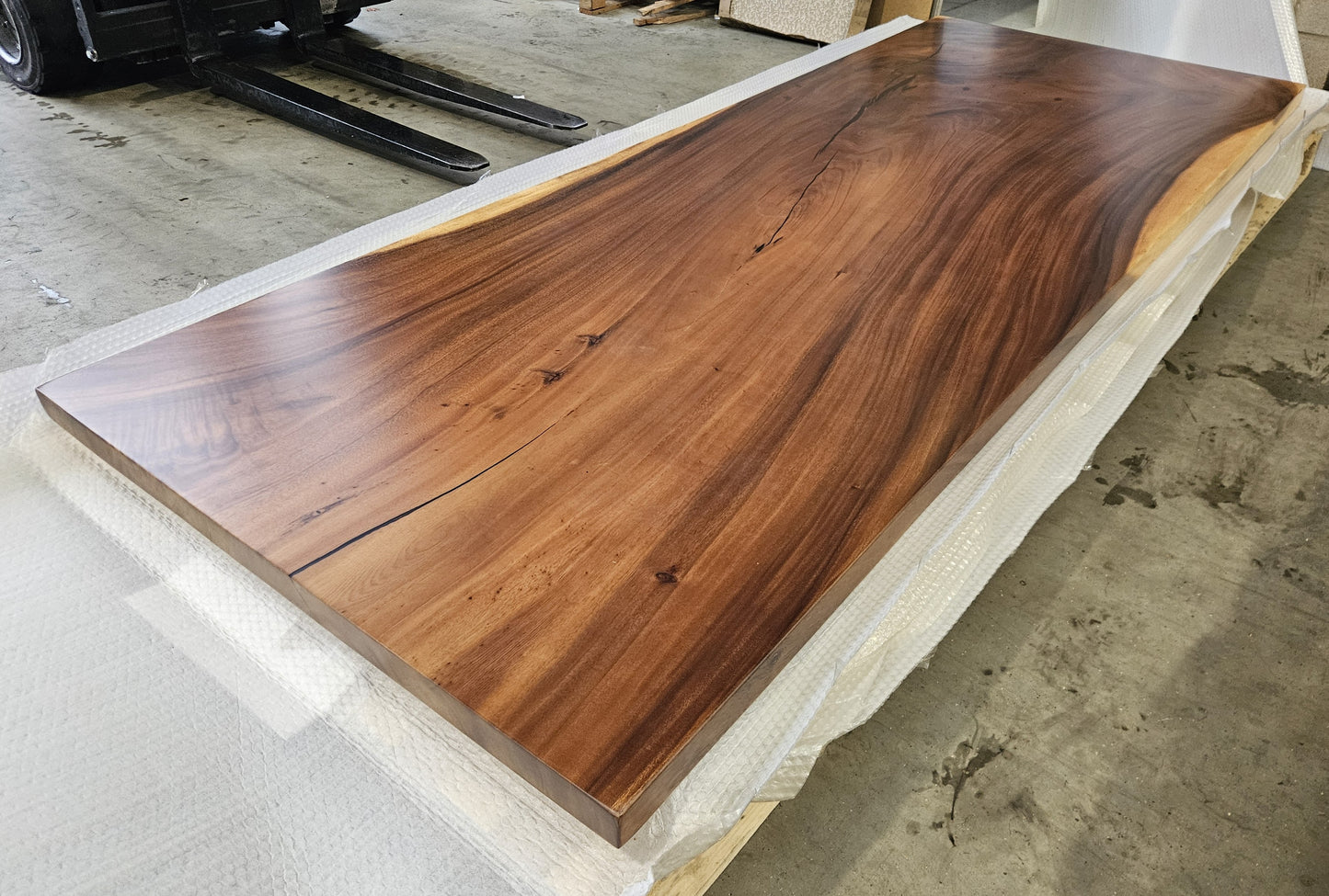 Table number 1 (262x101cm)