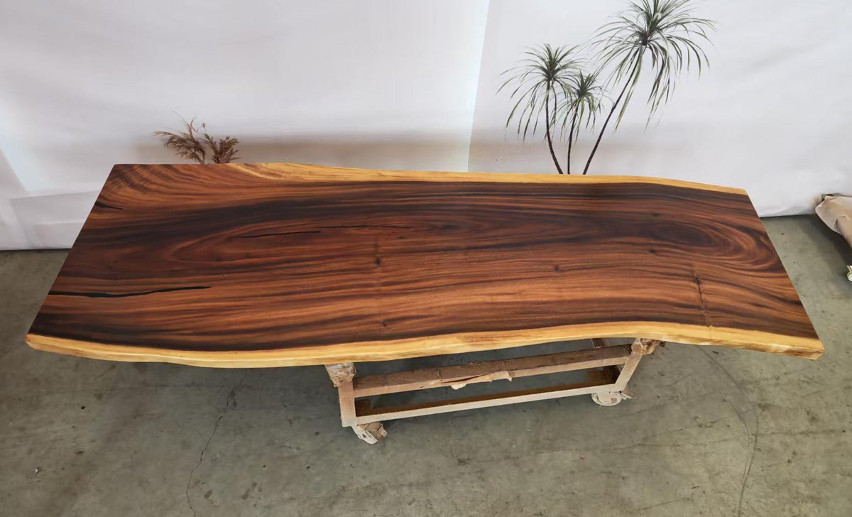 Table number 200 (250x82cm)