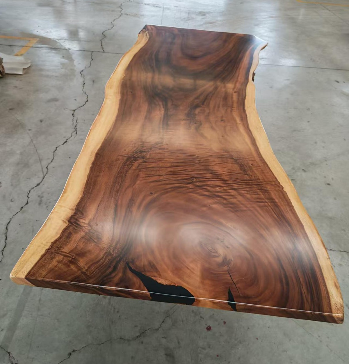 Table number 202 (290x101cm)