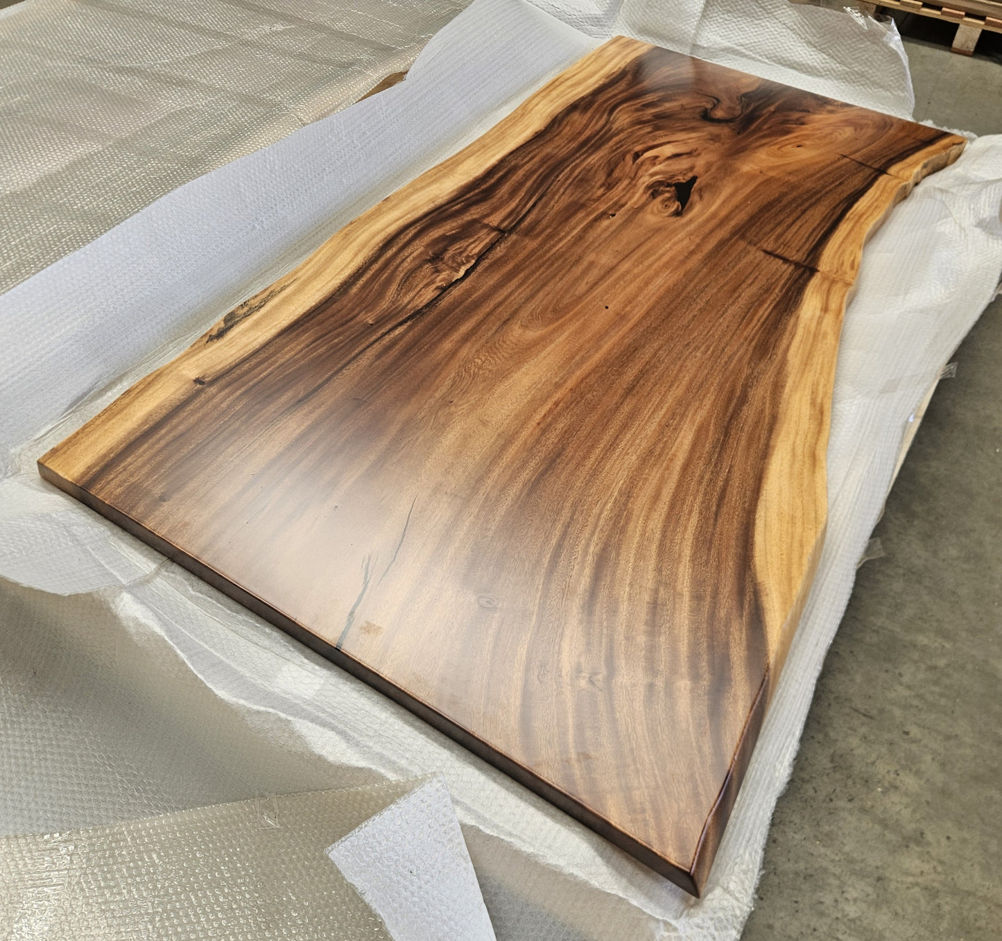 Table number 21 (200x112cm)