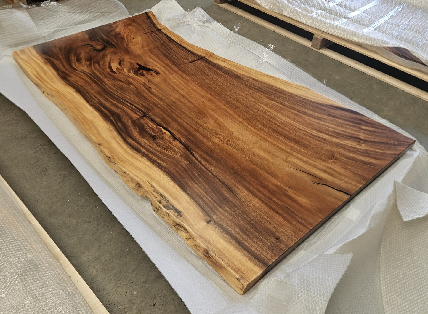Table number 21 (200x112cm)