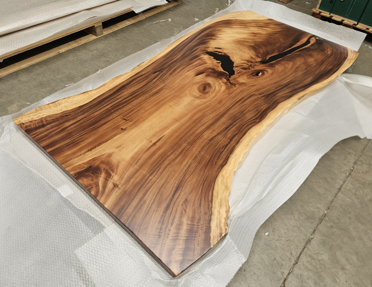 Table number 24 (222x112cm)