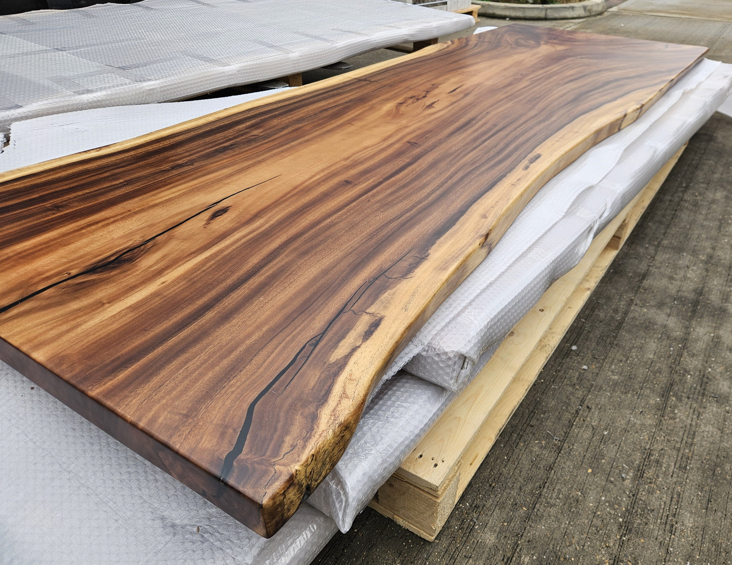 Table number 28 (271x95cm)