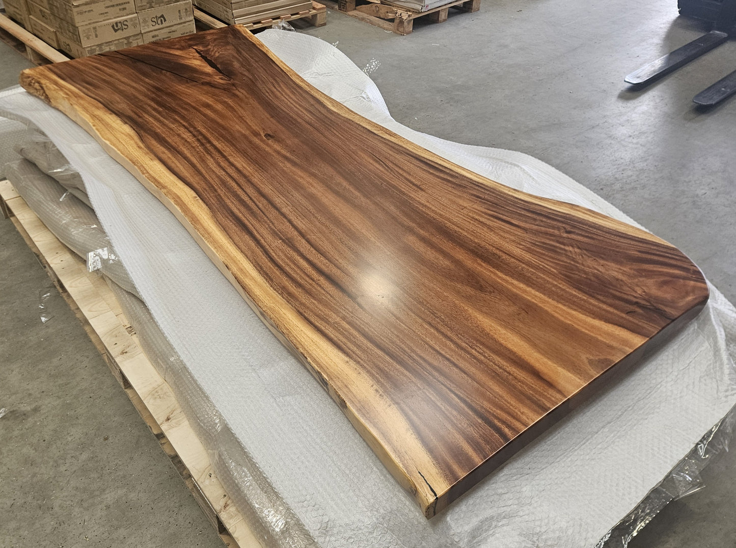 Table number 28 (212x88cm)