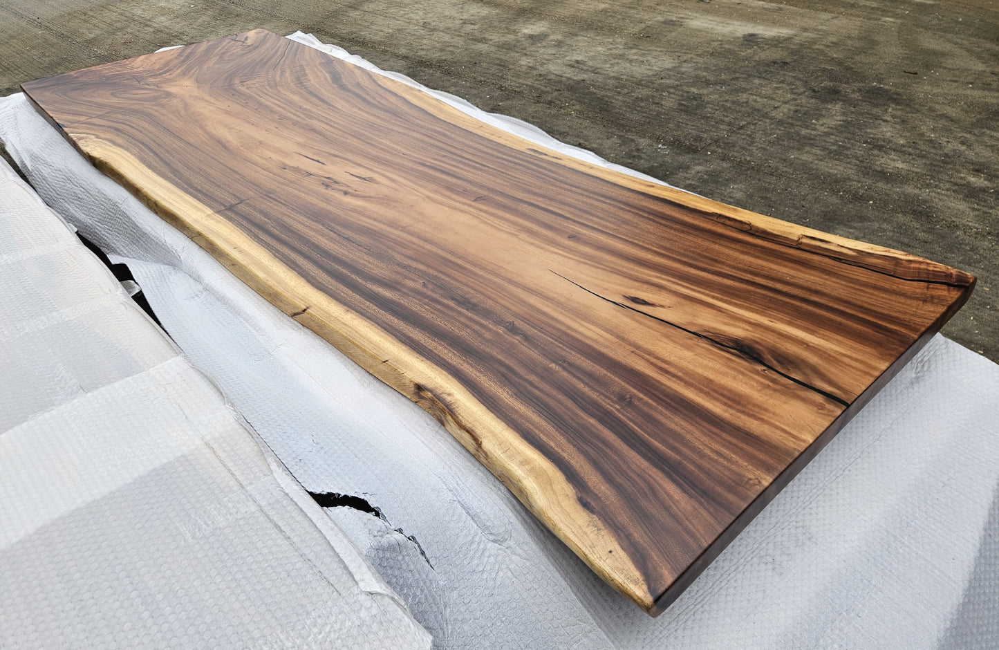 Table number 28 (271x95cm)