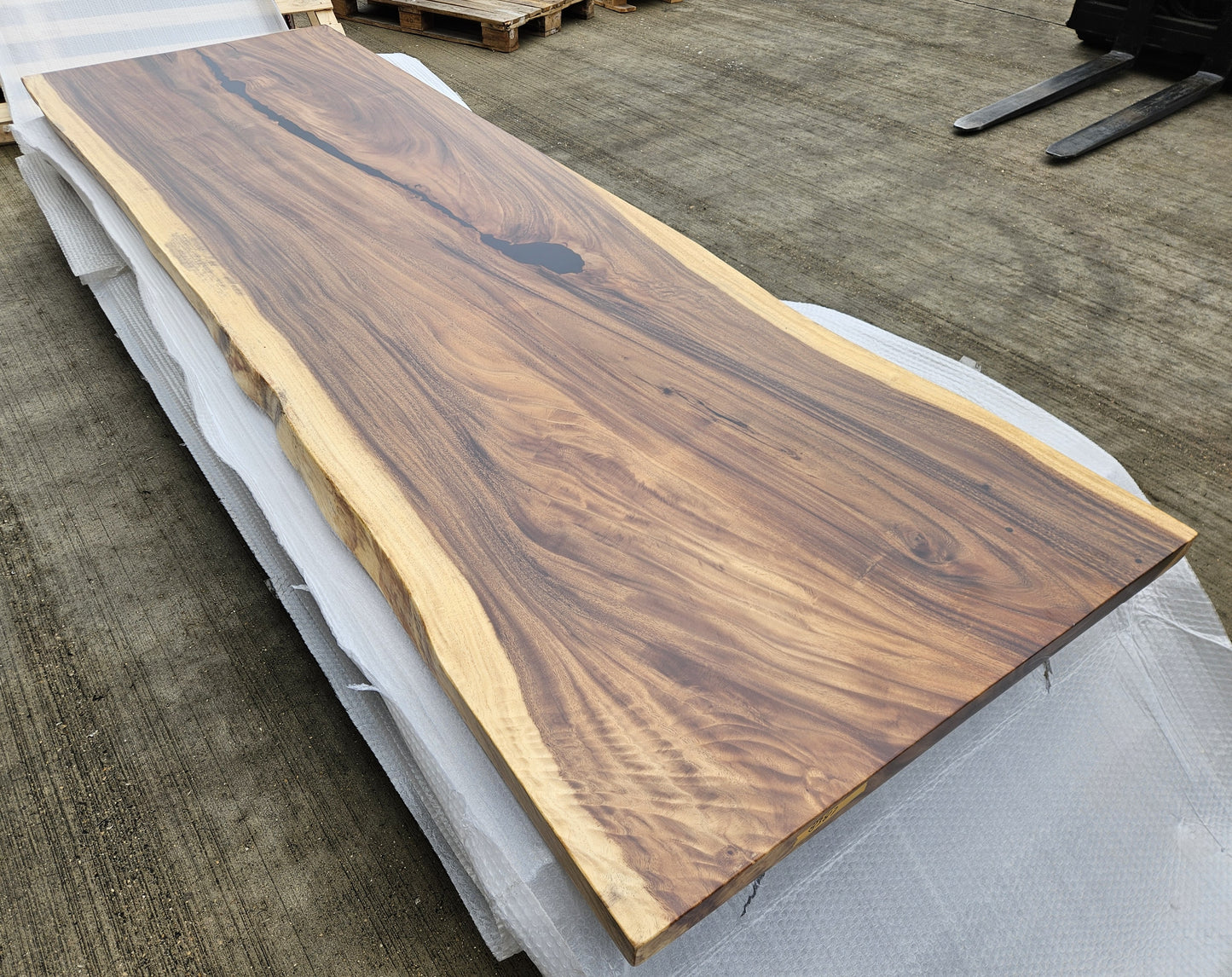 Table number 29 (298x96cm)