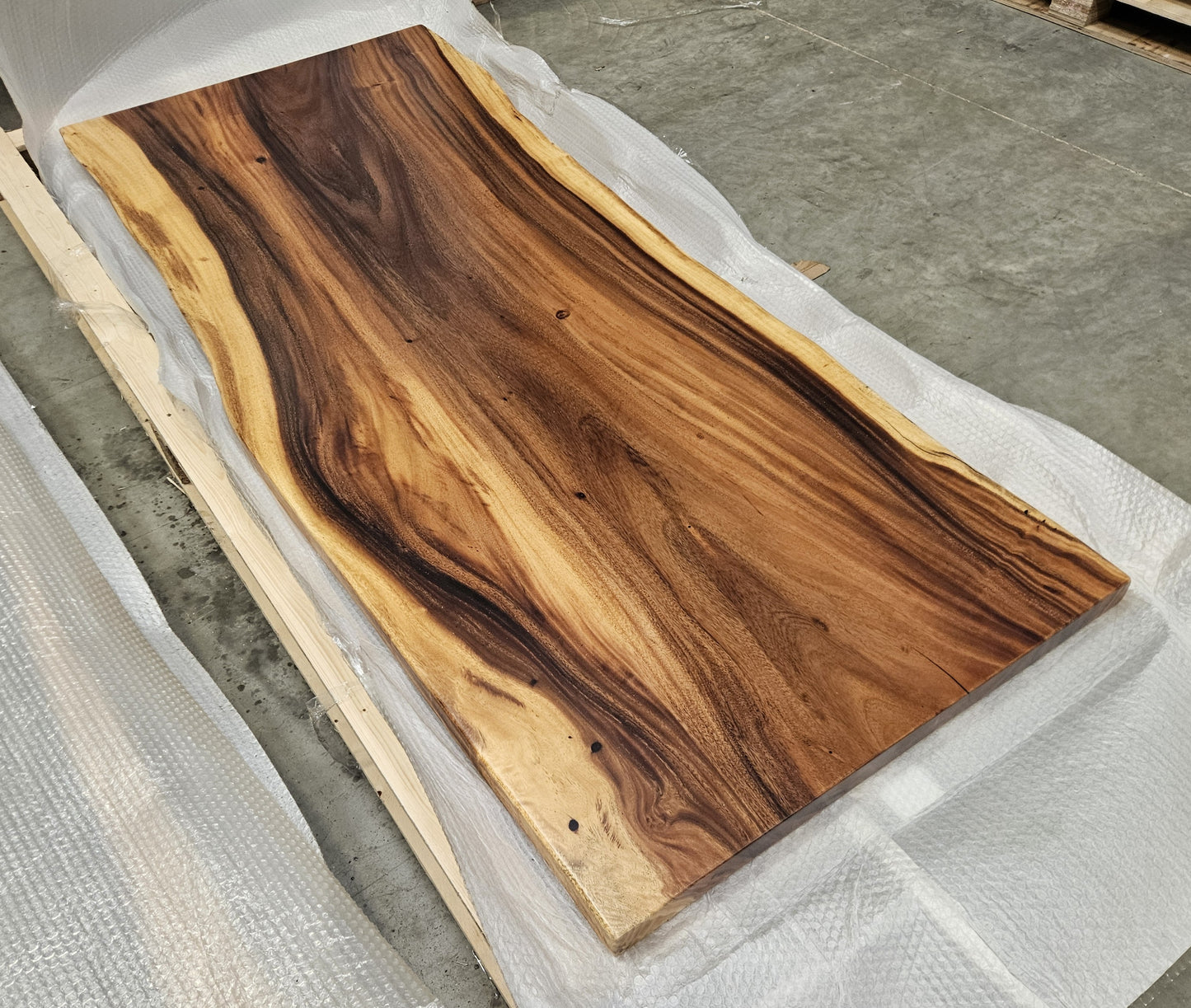 Table number 29 (205x86cm)