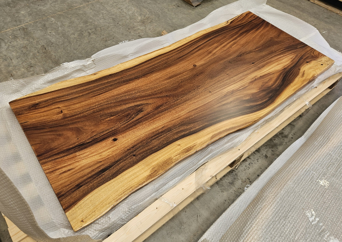 Table number 29 (205x86cm)