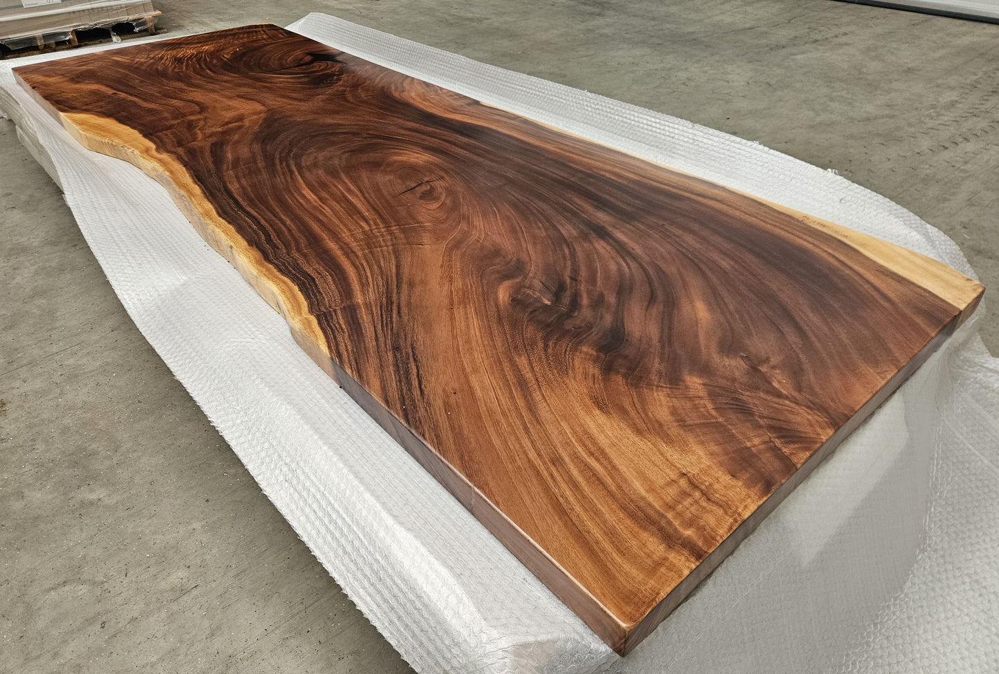 Table number 2 (252x88cm)