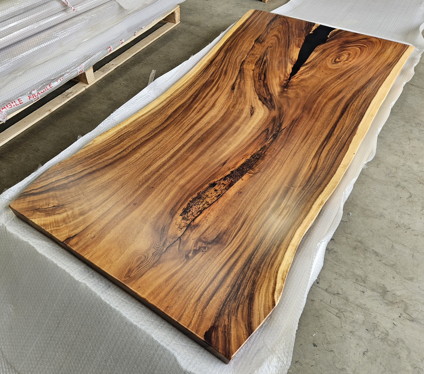 Table number 30 (220x103cm)