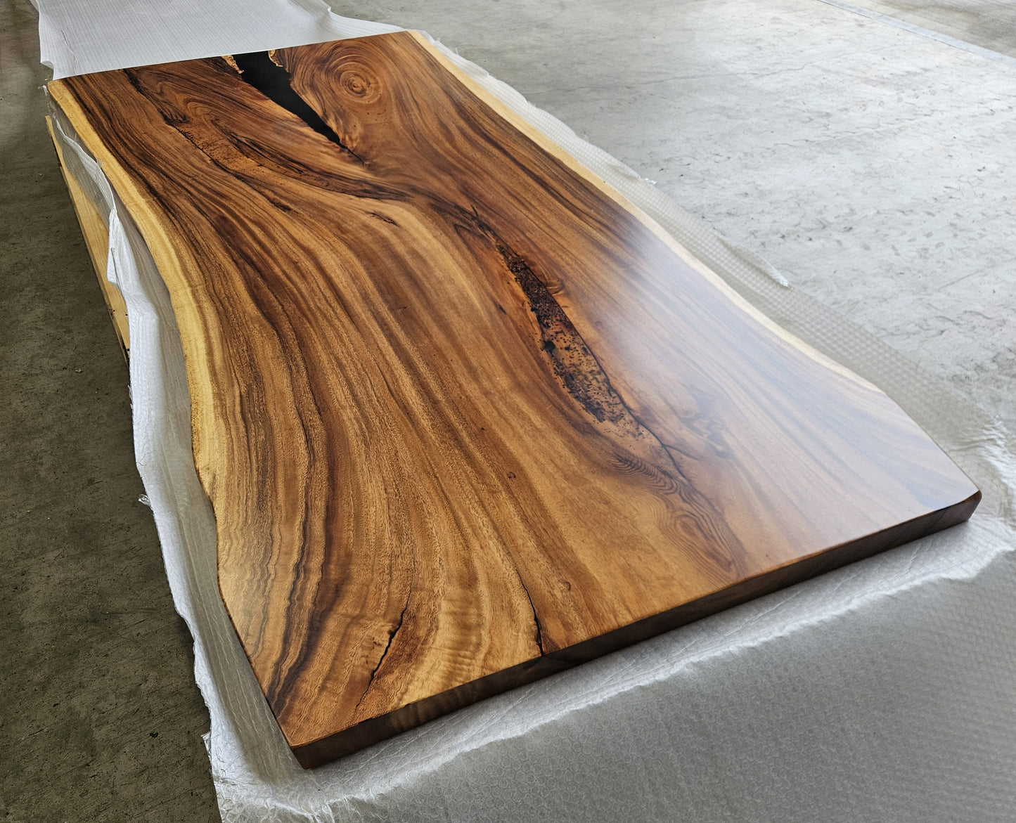 Table number 30 (220x103cm)