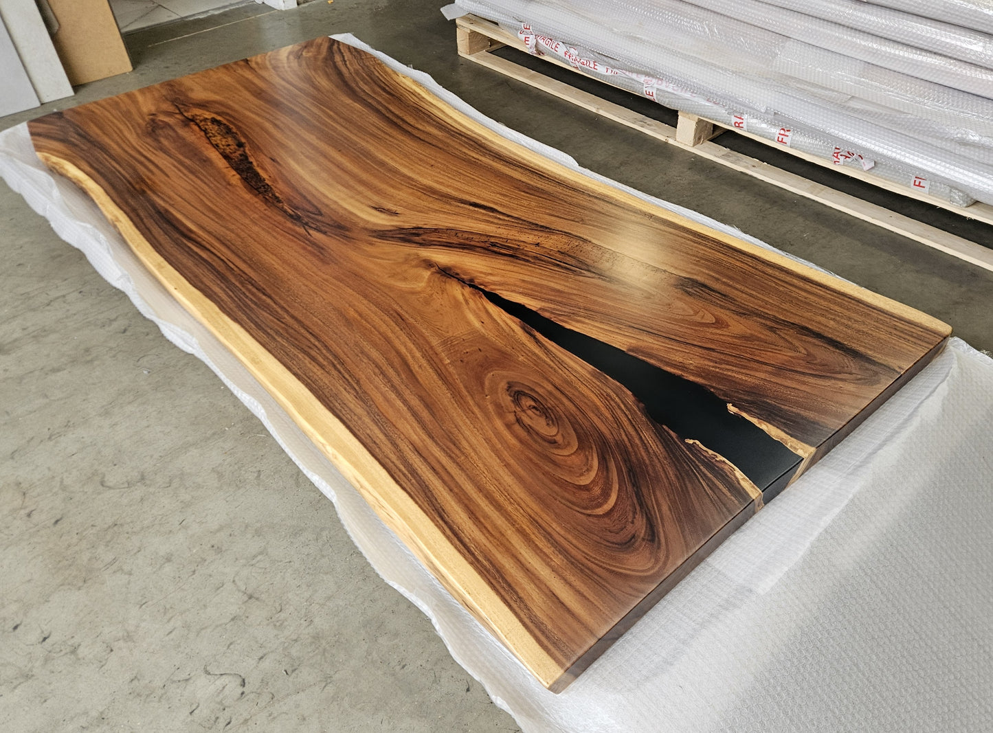 Table number 30 (220x103cm)