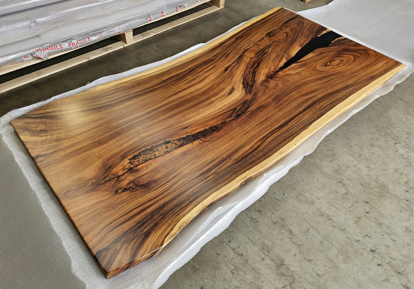 Table number 30 (220x103cm)