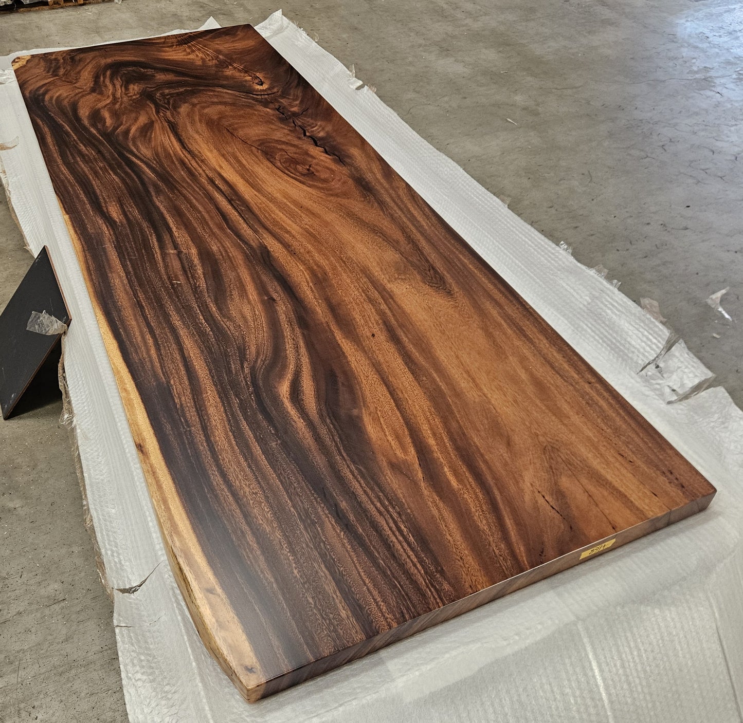 Table number 32 (240x90cm)