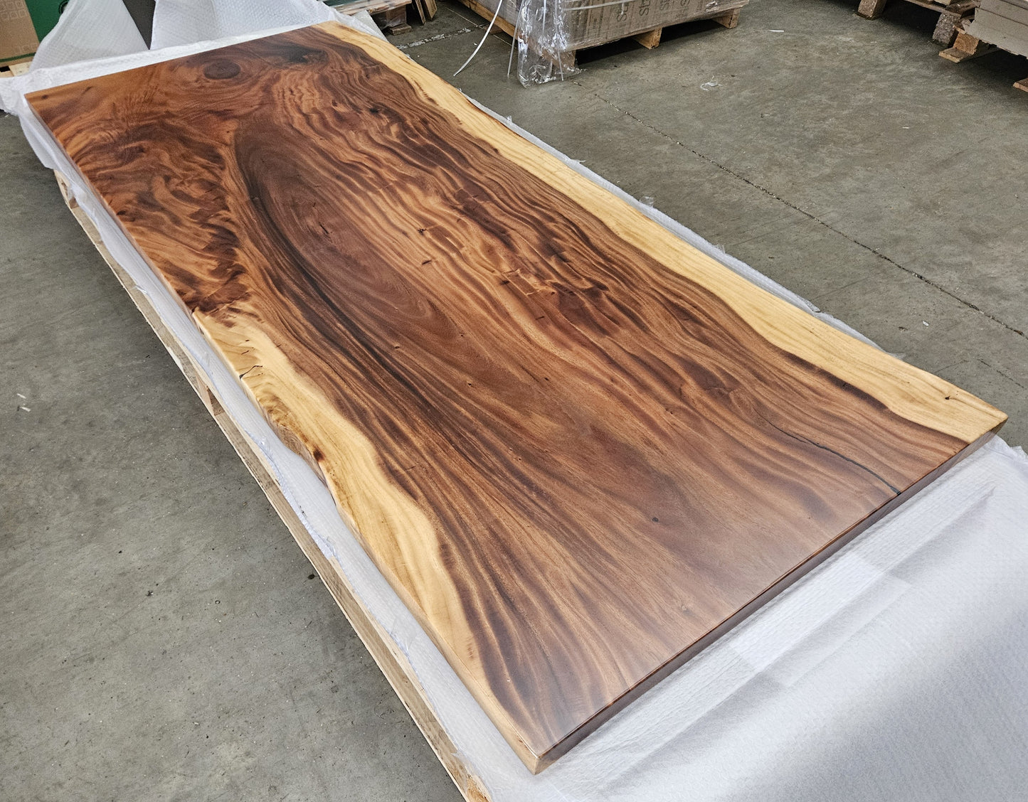 Table number 33 (237x106cm)