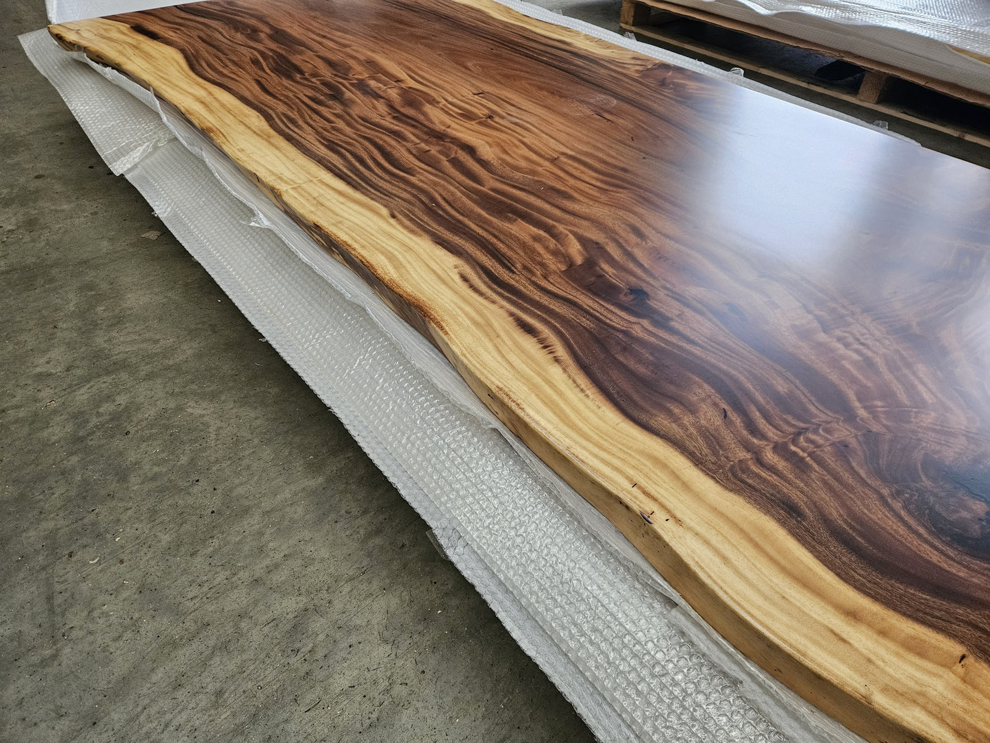 Table number 33 (237x106cm)