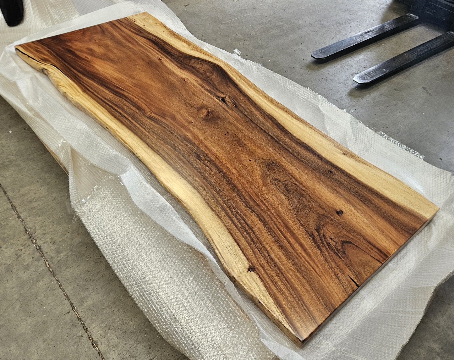 Table number 3 (205x80cm)