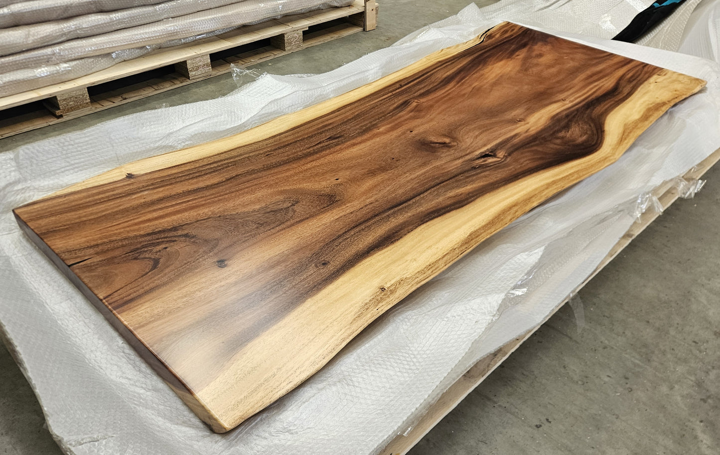 Table number 3 (205x80cm)
