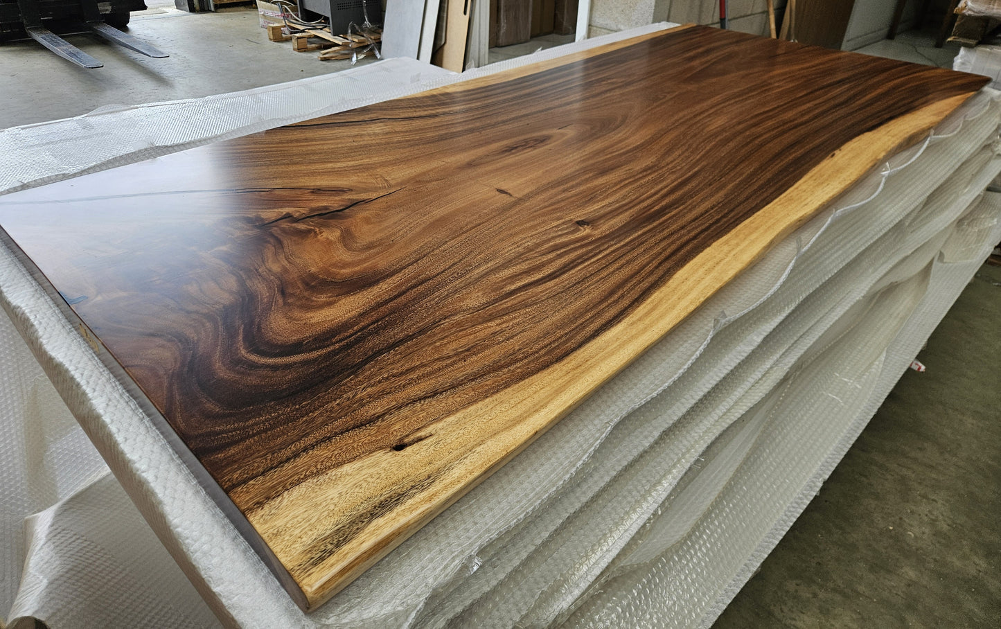 Table number 3 (240x105cm)