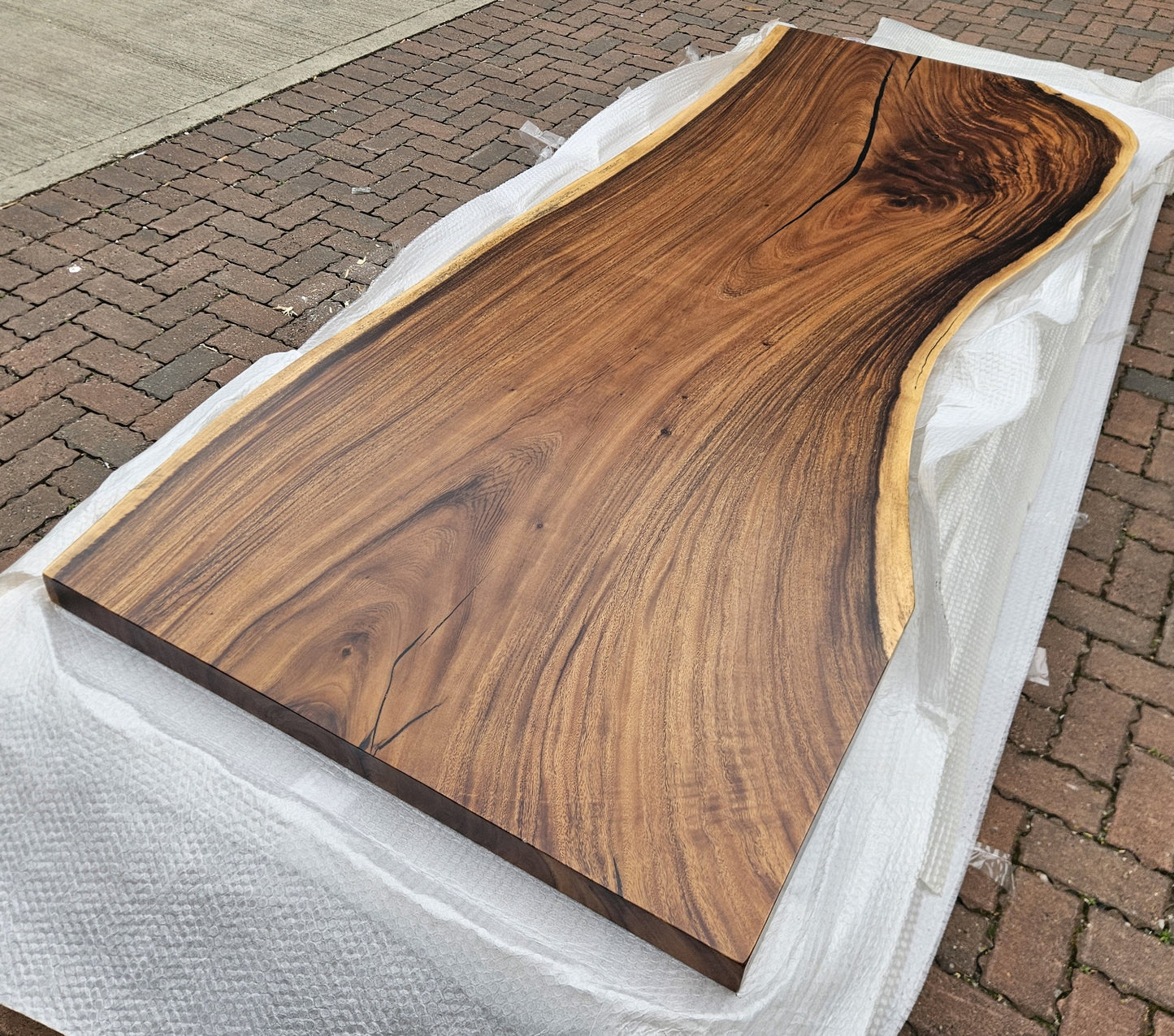 Table number 48 (250x97cm)