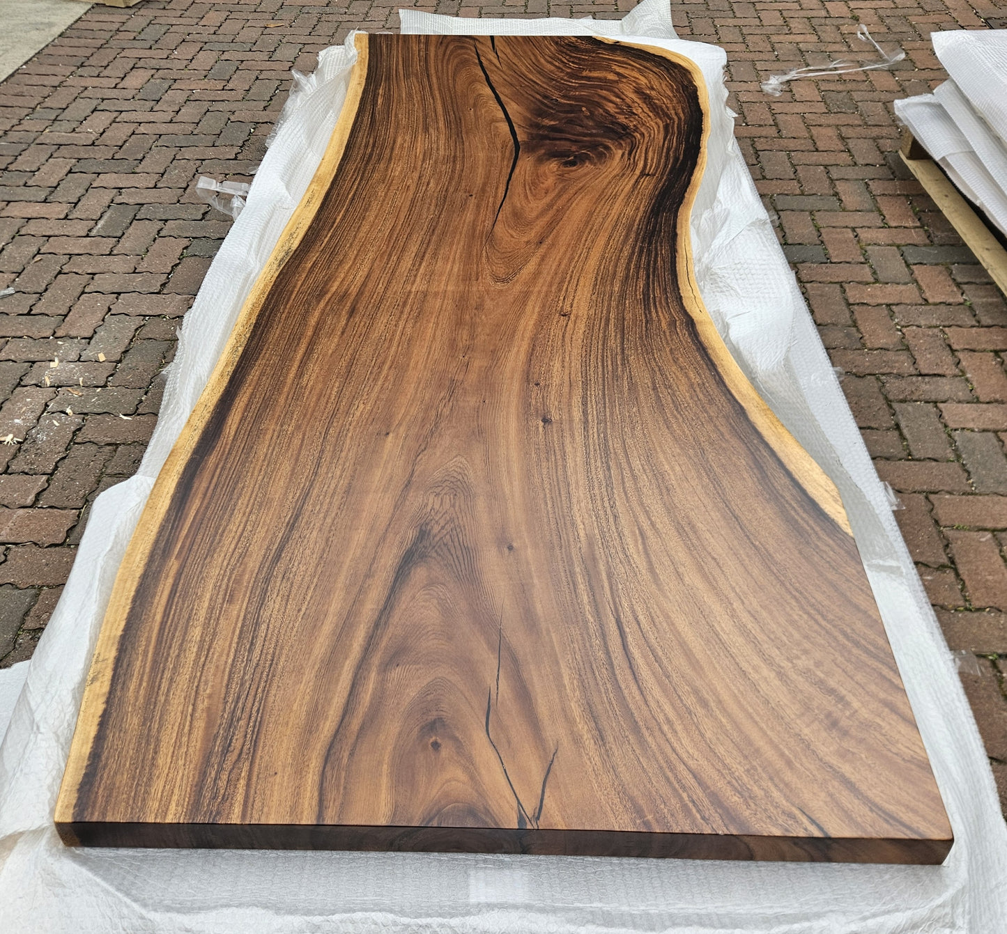 Table number 48 (250x97cm)