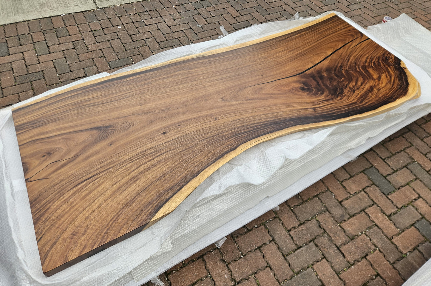 Table number 48 (250x97cm)